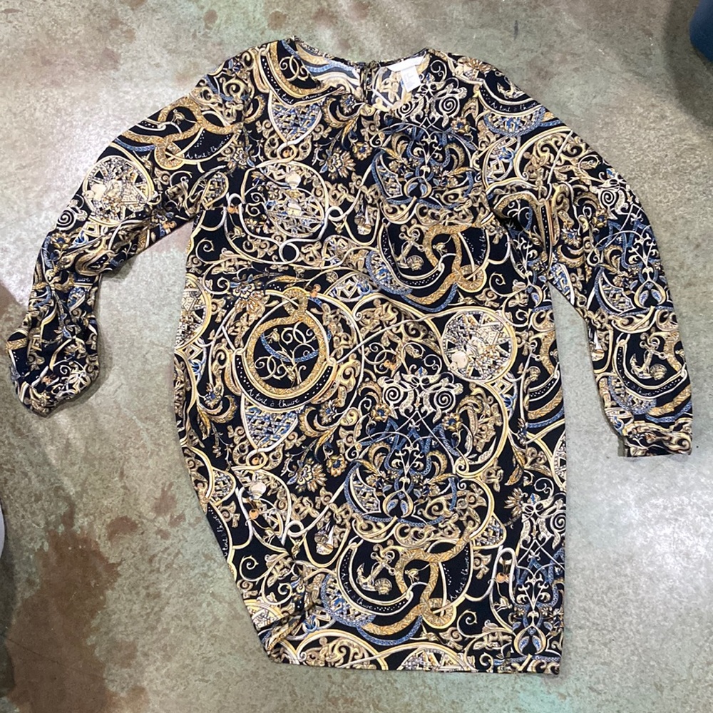 Like new H&M dress. Heavier material.